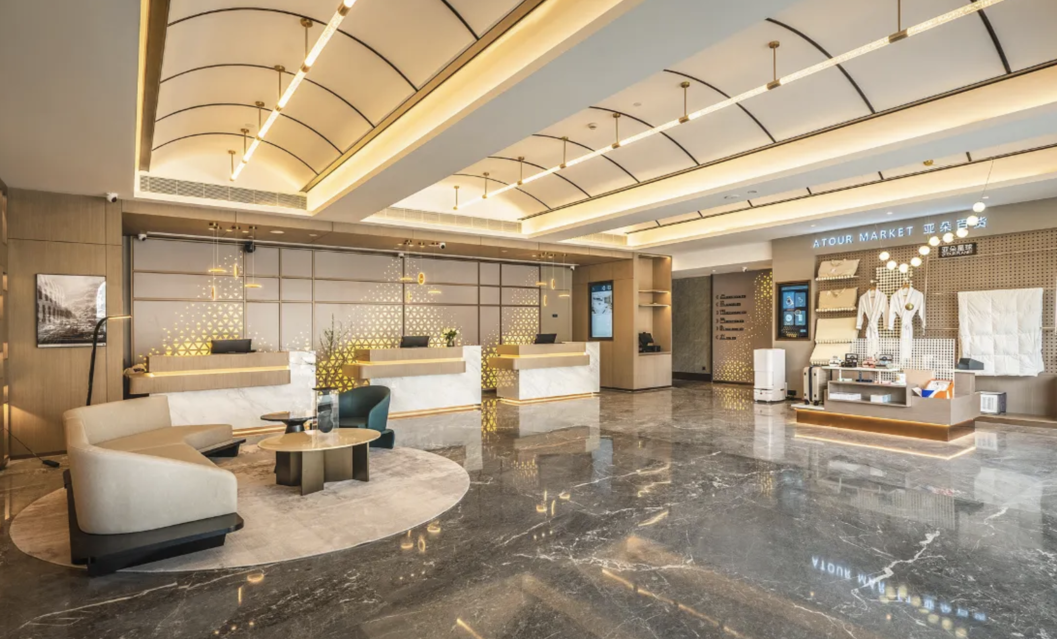 成都东站绿地468中心亚朵酒店